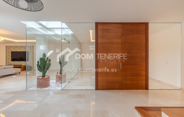 Revente - Villa -
Adeje - Roque del Conde