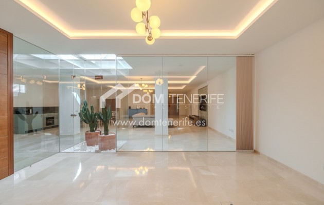 Revente - Villa -
Adeje - Roque del Conde