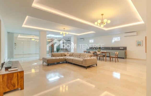 Revente - Villa -
Adeje - Roque del Conde