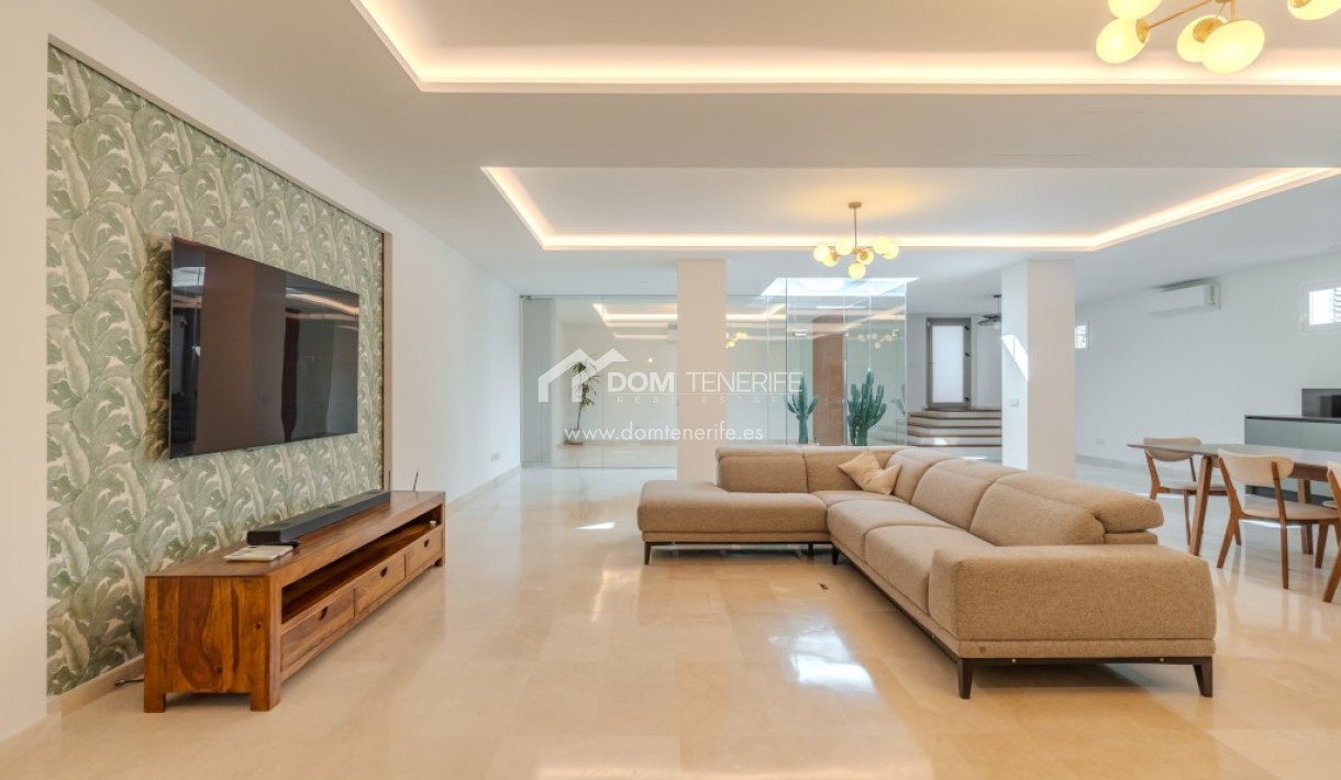 Revente - Villa -
Adeje - Roque del Conde