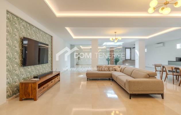 Revente - Villa -
Adeje - Roque del Conde