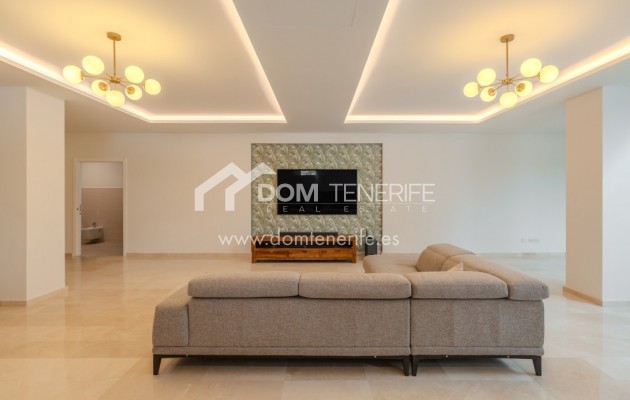 Revente - Villa -
Adeje - Roque del Conde