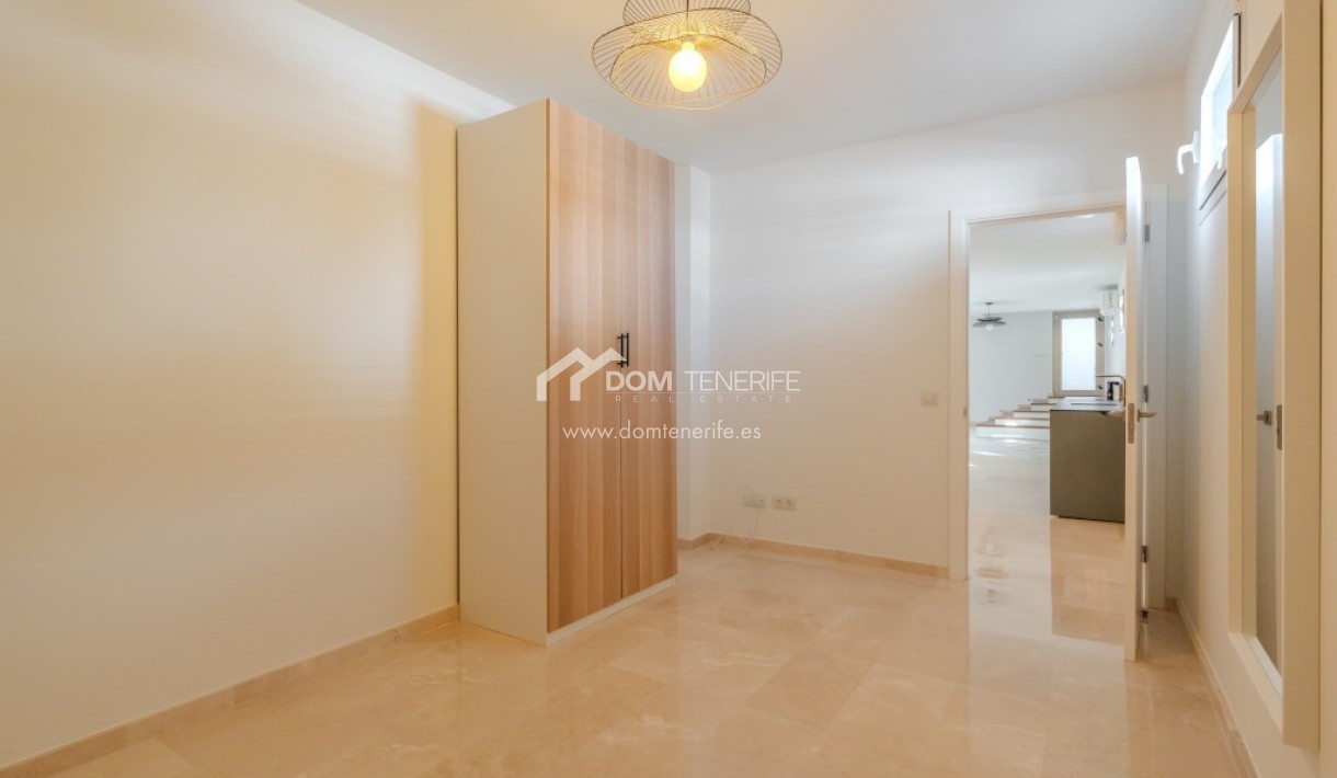 Revente - Villa -
Adeje - Roque del Conde