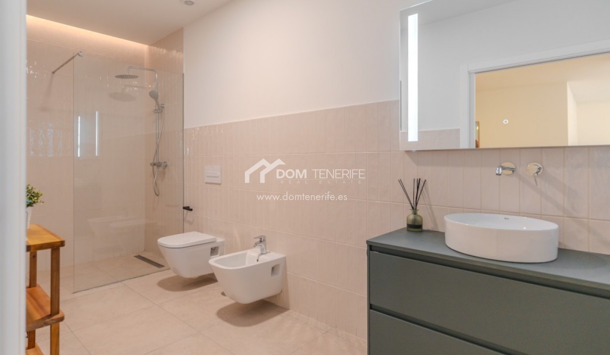 Revente - Villa -
Adeje - Roque del Conde