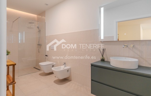 Revente - Villa -
Adeje - Roque del Conde