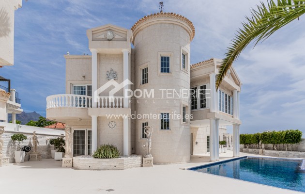 Sale - Villa -
Adeje - La Caleta
