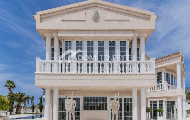 Sale - Villa -
Adeje - La Caleta