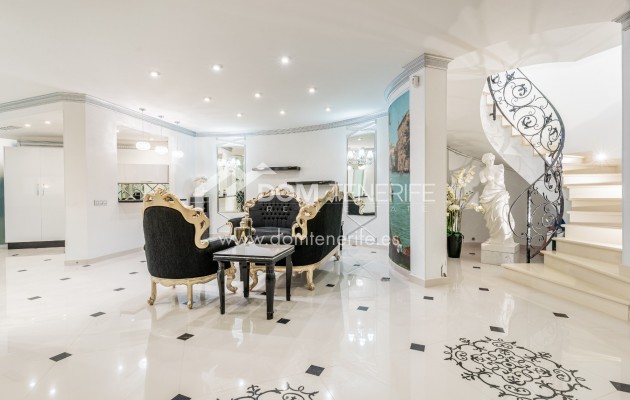 Sale - Villa -
Adeje - La Caleta