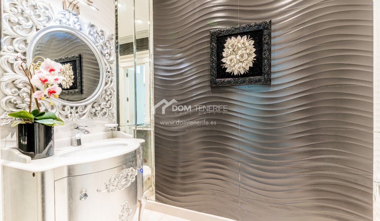 Sale - Villa -
Adeje - La Caleta