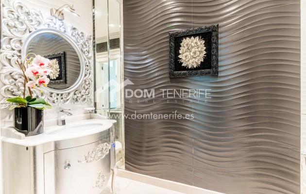 Sale - Villa -
Adeje - La Caleta