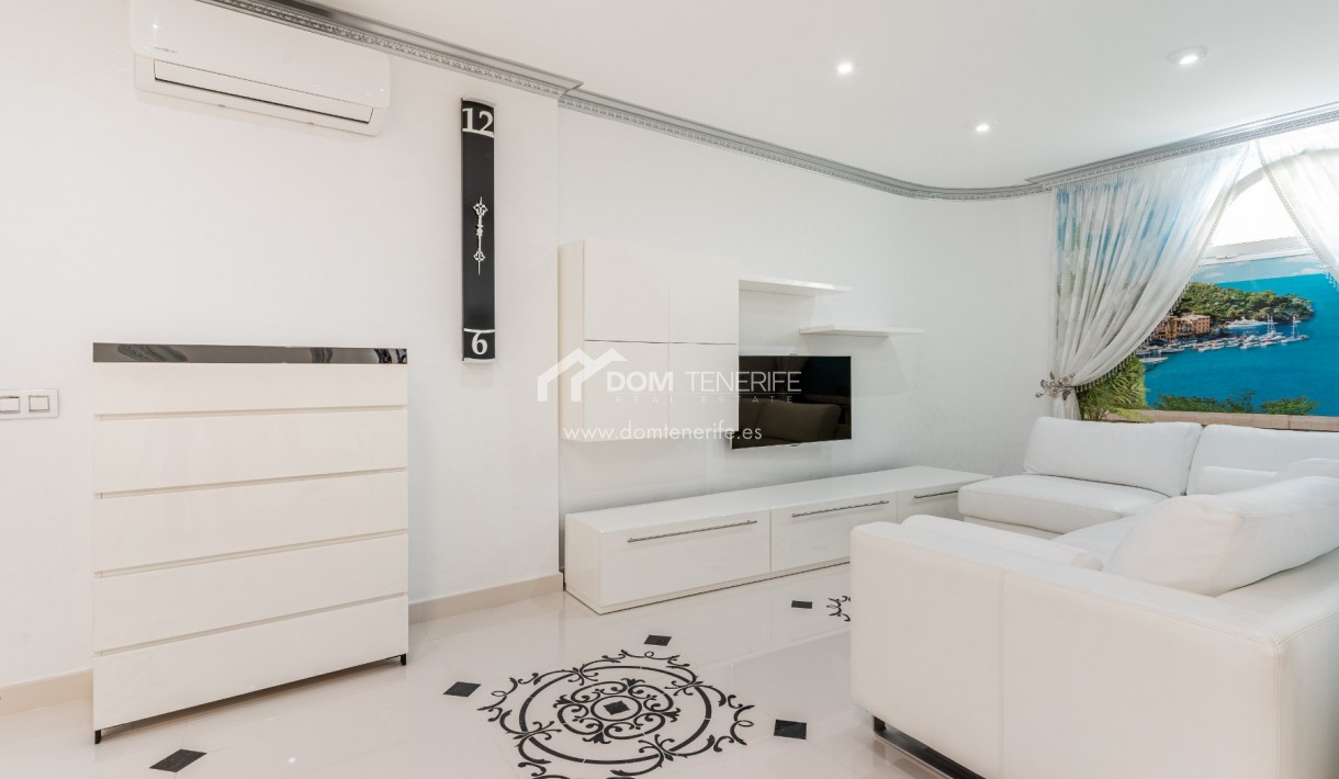 Sale - Villa -
Adeje - La Caleta