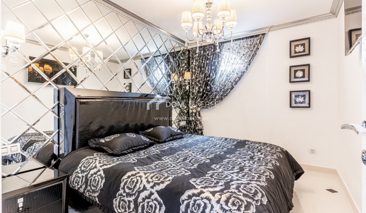 Sale - Villa -
Adeje - La Caleta