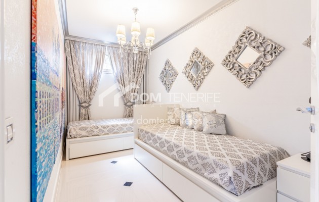 Sale - Villa -
Adeje - La Caleta