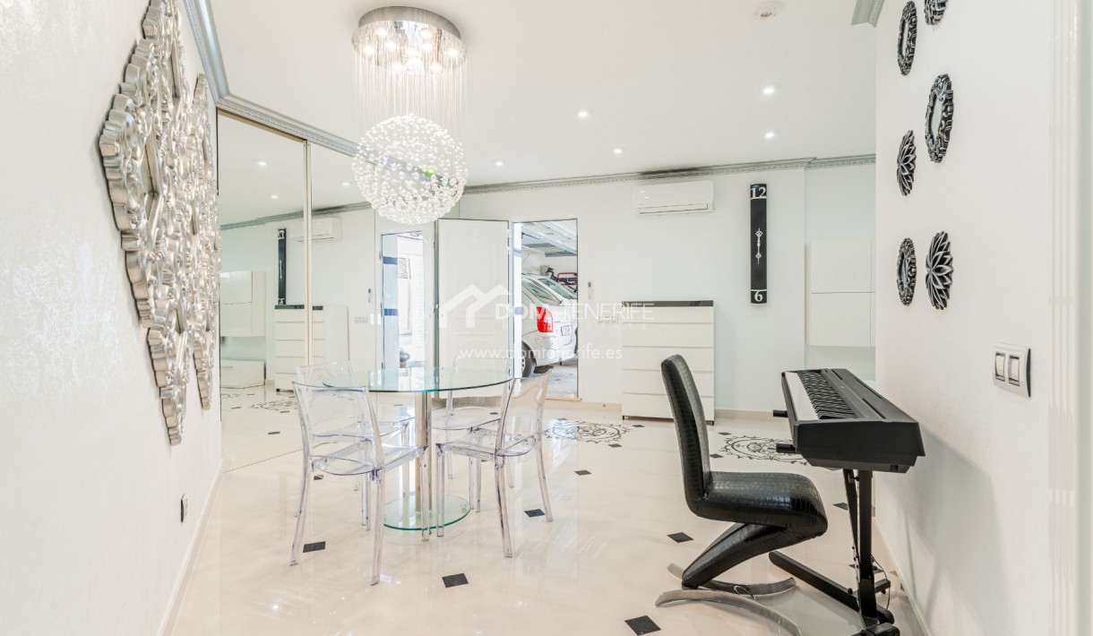 Sale - Villa -
Adeje - La Caleta