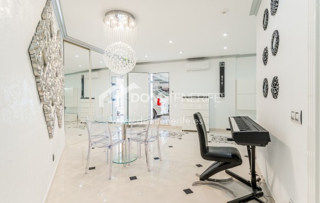 Sale - Villa -
Adeje - La Caleta