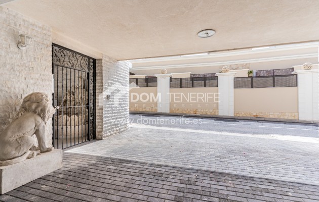 Sale - Villa -
Adeje - La Caleta