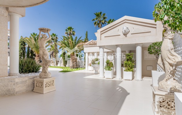 Sale - Villa -
Adeje - La Caleta