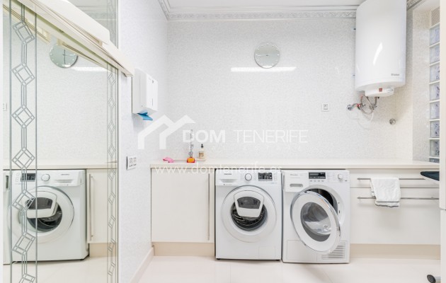 Sale - Villa -
Adeje - La Caleta