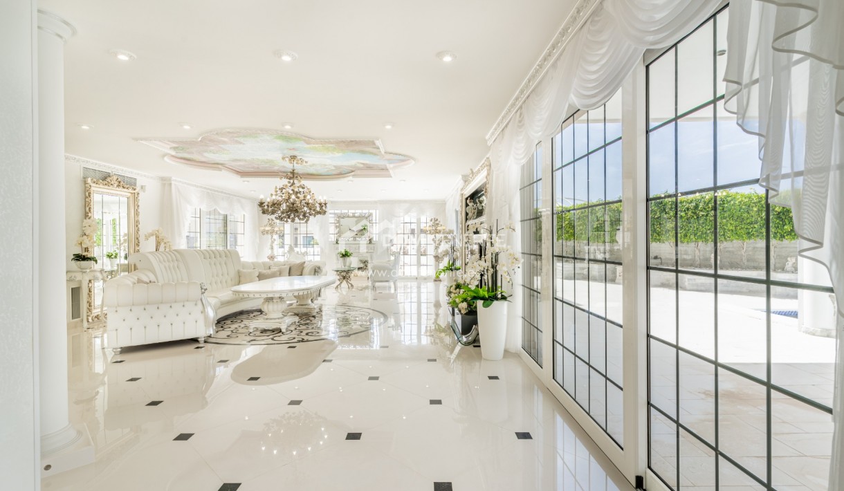 Sale - Villa -
Adeje - La Caleta