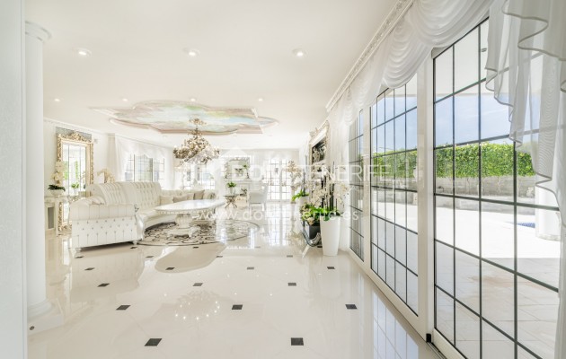 Sale - Villa -
Adeje - La Caleta