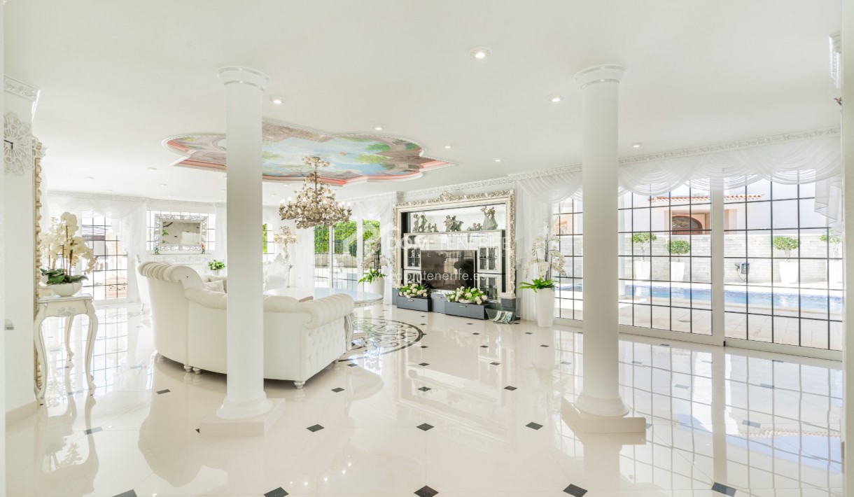 Sale - Villa -
Adeje - La Caleta