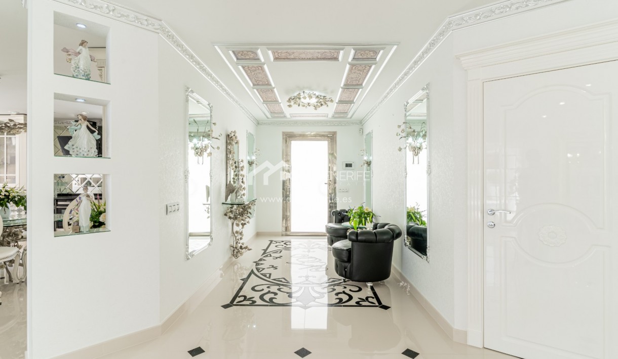 Sale - Villa -
Adeje - La Caleta