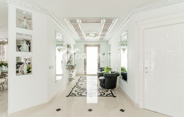 Sale - Villa -
Adeje - La Caleta