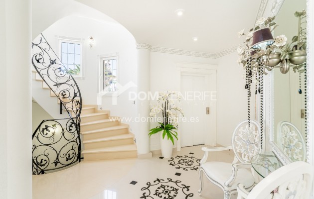 Sale - Villa -
Adeje - La Caleta