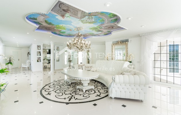 Sale - Villa -
Adeje - La Caleta