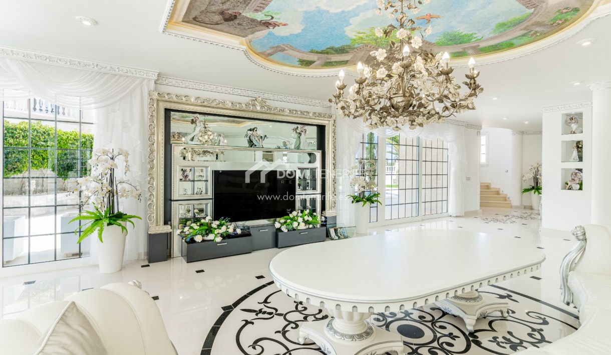 Sale - Villa -
Adeje - La Caleta