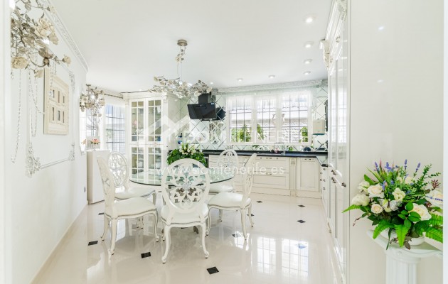 Sale - Villa -
Adeje - La Caleta