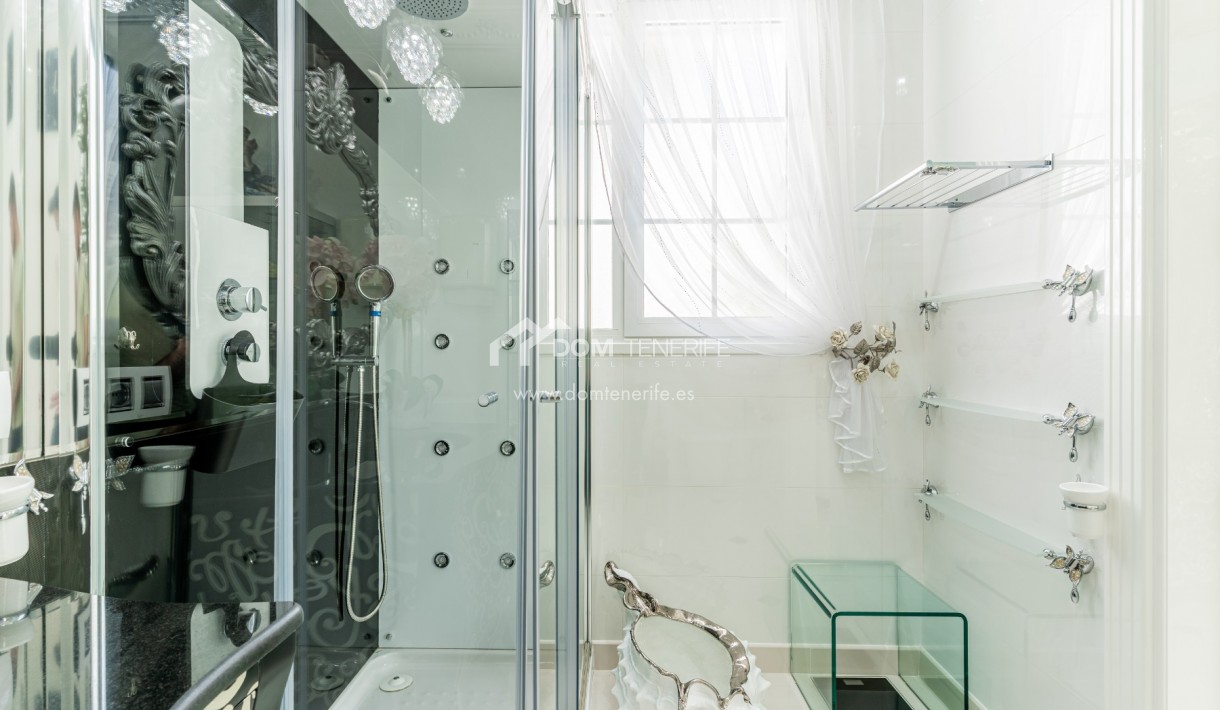 Sale - Villa -
Adeje - La Caleta