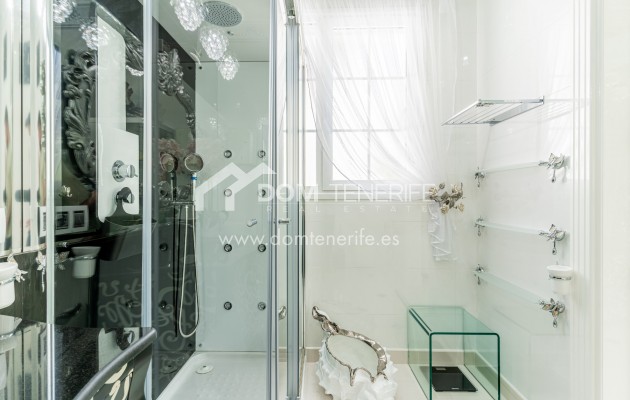 Sale - Villa -
Adeje - La Caleta