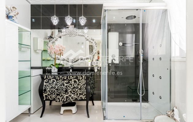 Sale - Villa -
Adeje - La Caleta