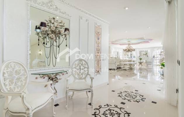 Sale - Villa -
Adeje - La Caleta