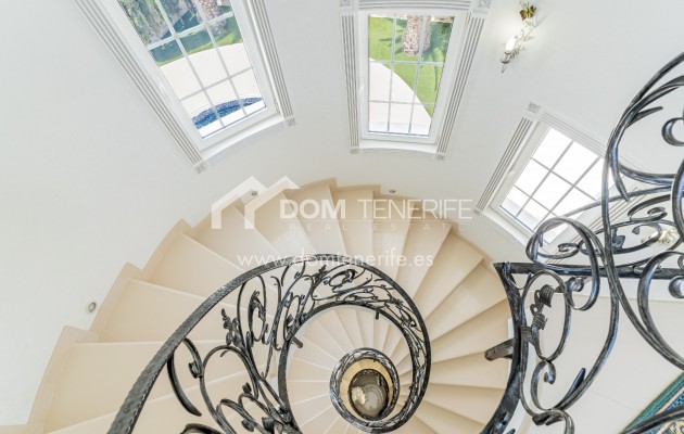 Sale - Villa -
Adeje - La Caleta