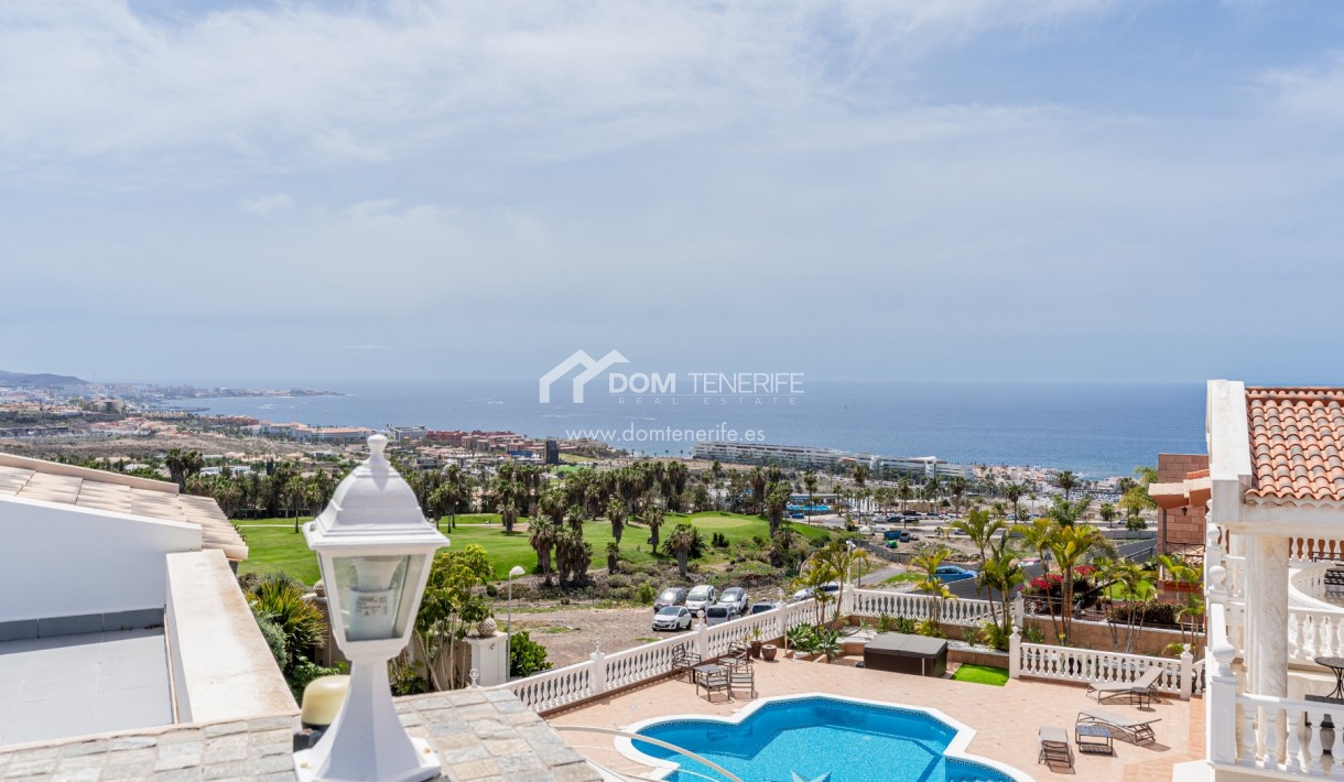 Sale - Villa -
Adeje - La Caleta