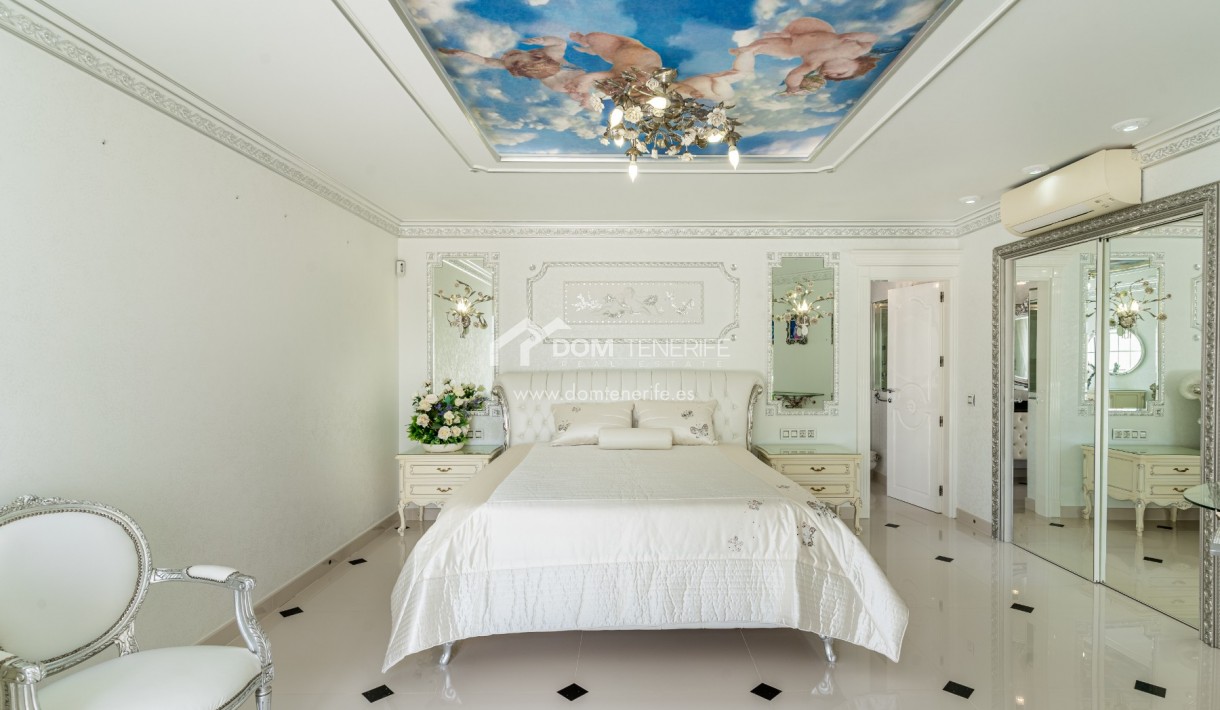 Sale - Villa -
Adeje - La Caleta