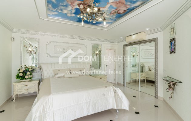 Sale - Villa -
Adeje - La Caleta