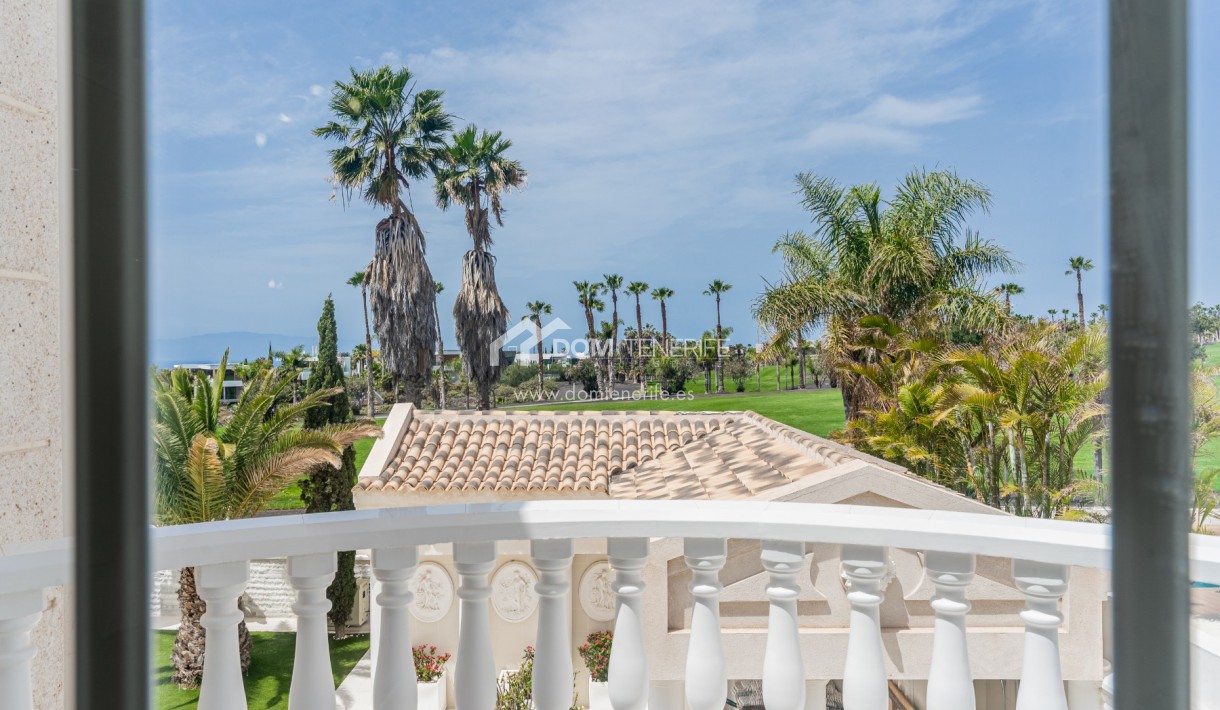Sale - Villa -
Adeje - La Caleta