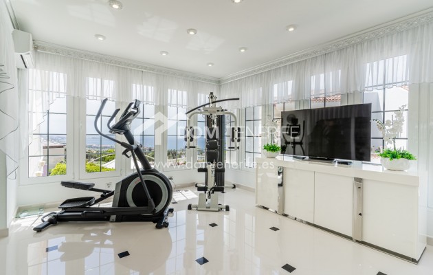 Sale - Villa -
Adeje - La Caleta