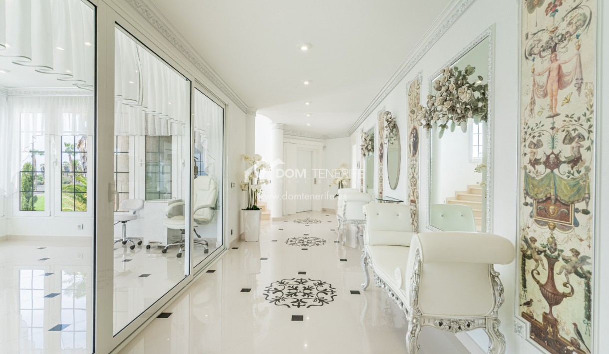 Sale - Villa -
Adeje - La Caleta