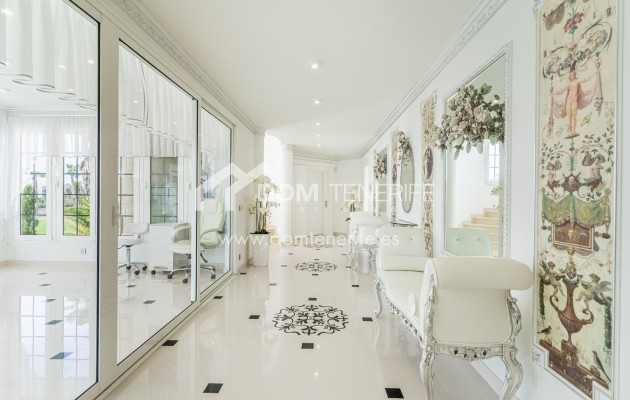 Sale - Villa -
Adeje - La Caleta