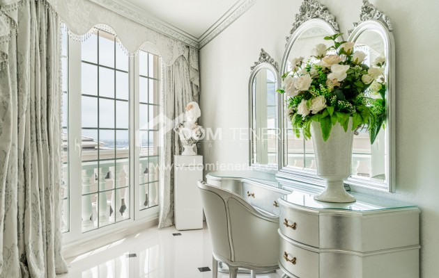 Sale - Villa -
Adeje - La Caleta