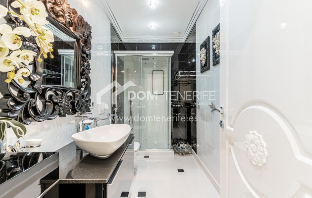 Sale - Villa -
Adeje - La Caleta