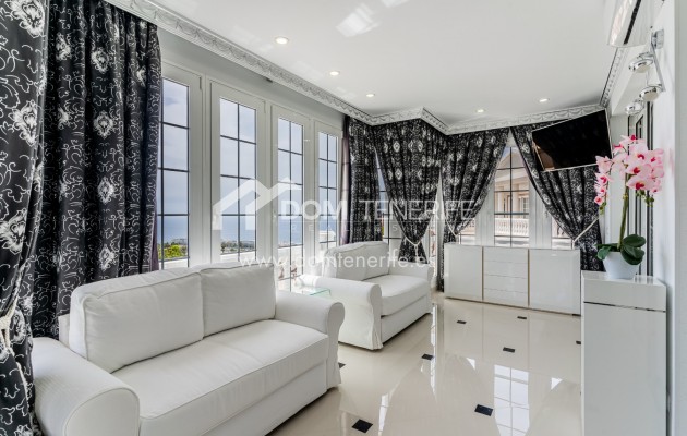 Sale - Villa -
Adeje - La Caleta