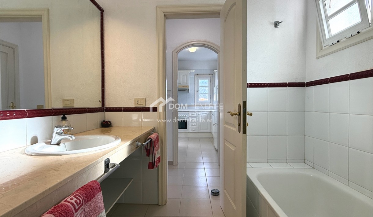 Alquiler a largo plazo - Apartamento -
Adeje - Torviscas Alto