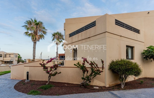 Venta - Chalet adosado -
Granadilla de Abona  - La Tejita