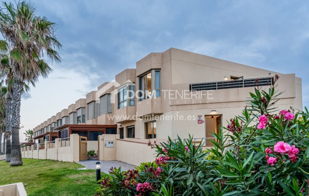 Venta - Chalet adosado -
Granadilla de Abona  - La Tejita