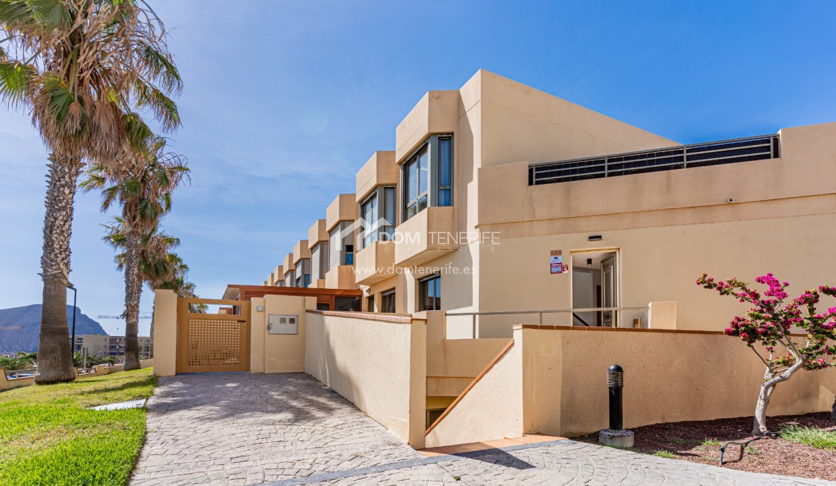Venta - Chalet adosado -
Granadilla de Abona  - La Tejita